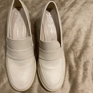 ⭐️Ivory/bone leather chunky heeled loafers